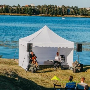 4x4 balta ātri saliekama