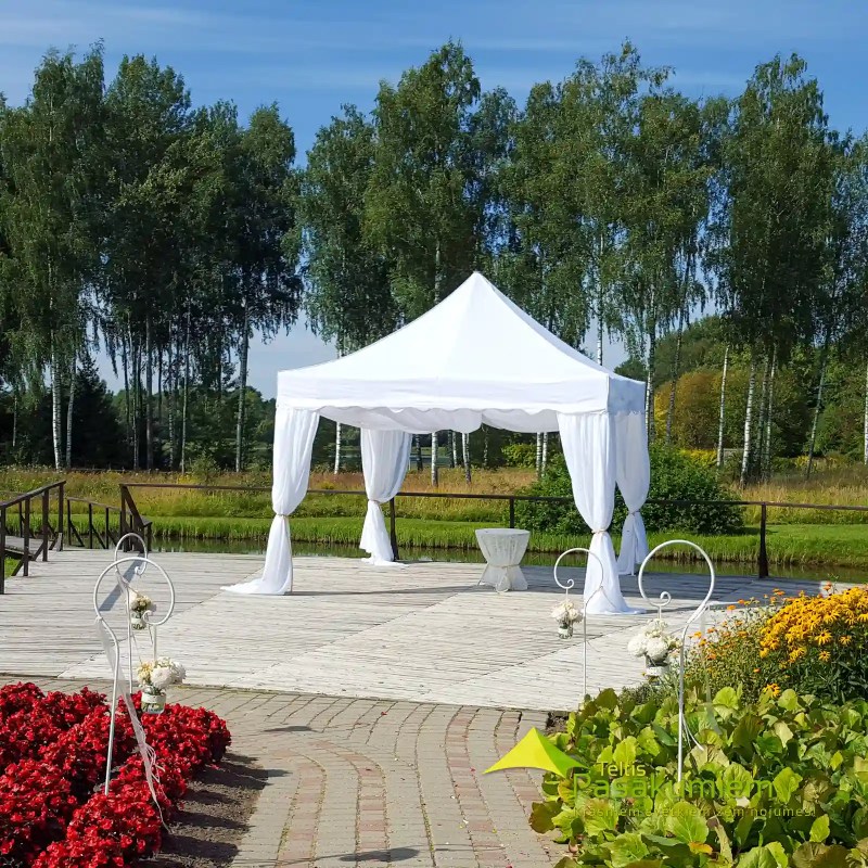 4x4 balta ātri saliekama