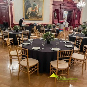 Zelta chiavari krēsli