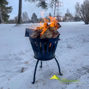 metāla ugunskura grozs siltumam āra pasākumos.